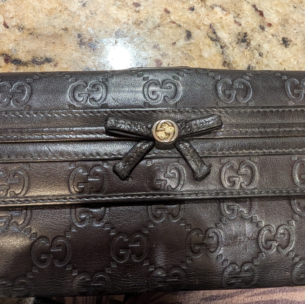 Gucci Brown GG Embossed Leather Bow Continental Wallet with Gold Accent - Picture 9 of 11